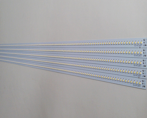 張家港LED長(cháng)條燈具貼片加工