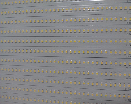 太倉LED長(cháng)條燈具貼片加工